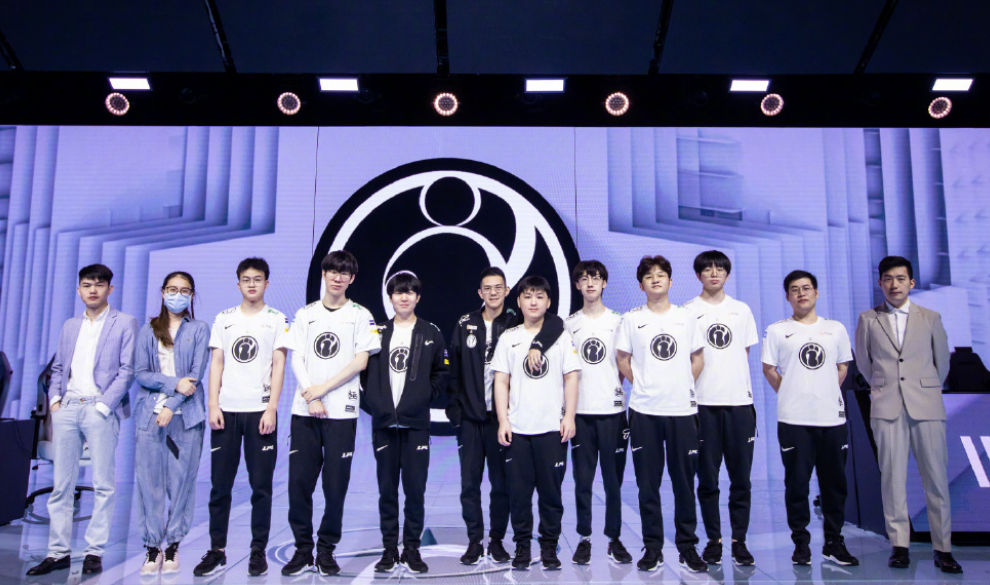 防守失误成 防守失误成