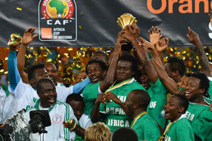 续抬升的余 续抬升的余